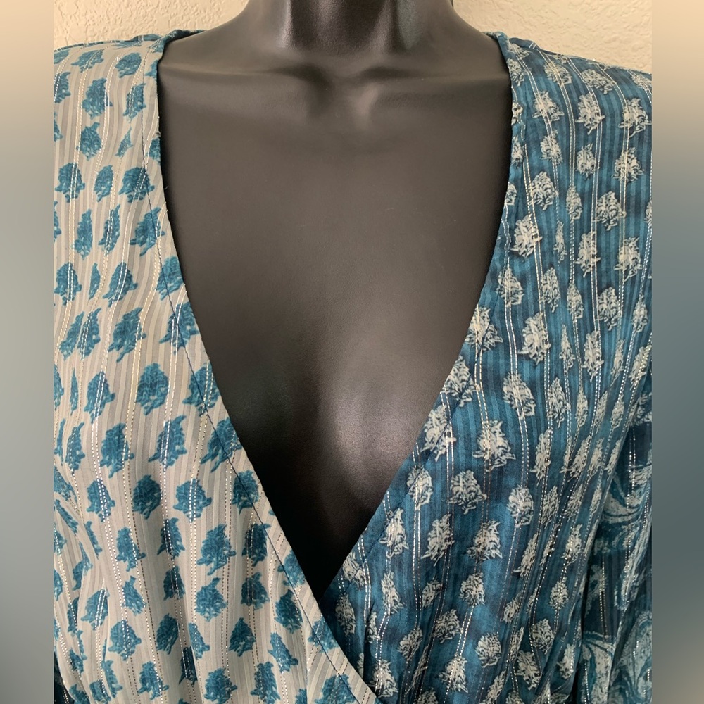 Hemant & Nandita  Dress Size L Kaiyo Long Sleeve Blue Silver Metallic Wrap Mini - Picture 4 of 15